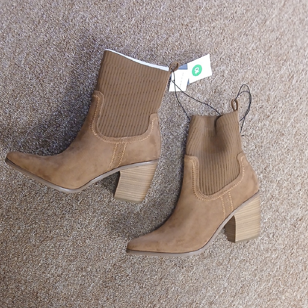 Universal Thread Tan Ribbed Heeled Boots - Picture 3 of 7